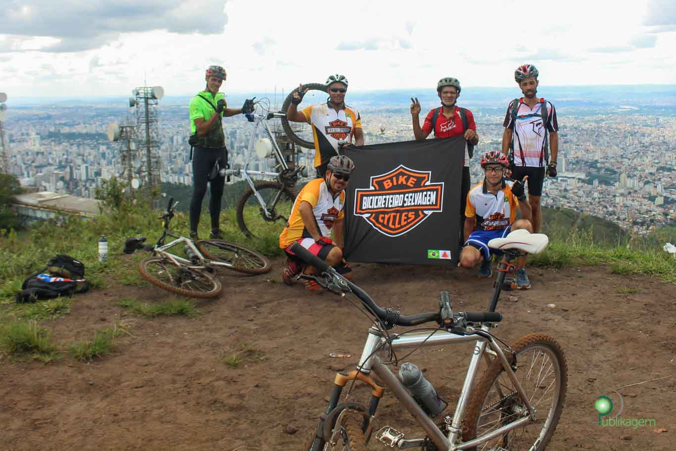 Pedal Sabar at o Pico Belo Horizonte com vista para Belo Horizonte e Nova Lima