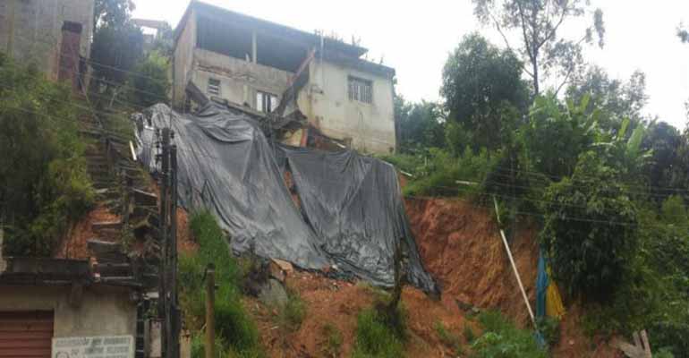 Deslizamento em Francisco Morato SP - Defesa Civil
