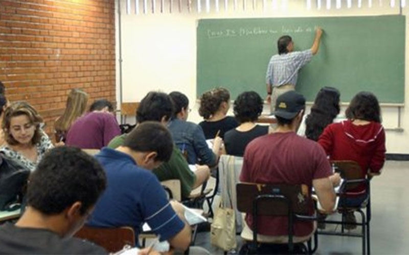 Exame  uma oportunidade para estudantes conclurem os ensinos fundamental e mdio  Foto: Arquivo/Agncia Brasil
